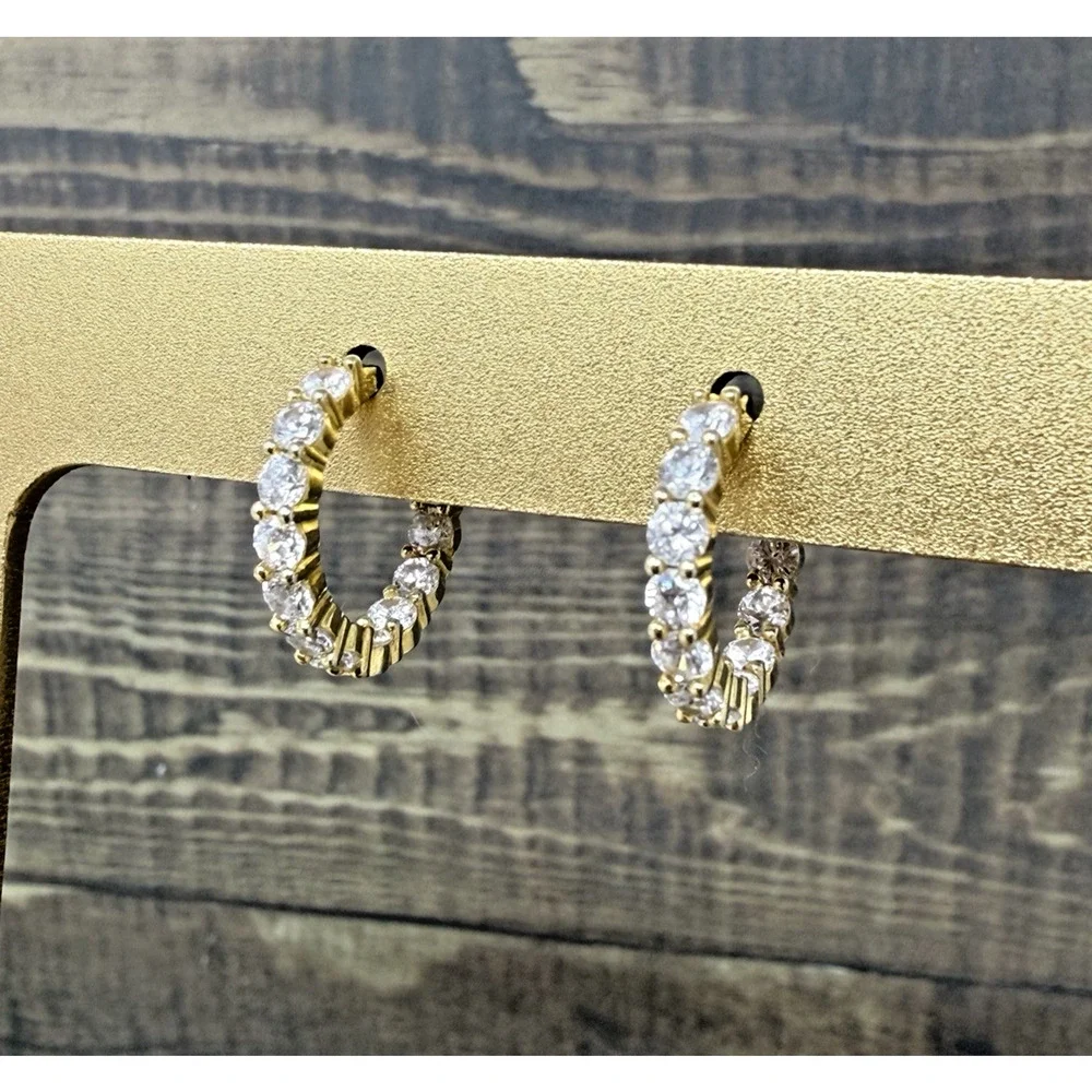 Unbranded sterling silver